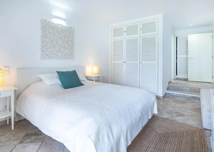 아파트 Longlands Peak At Windmill Hill *