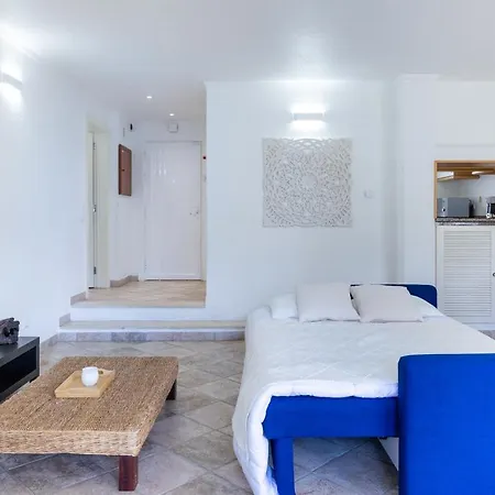 Longlands Peak At Windmill Hill Albufeira